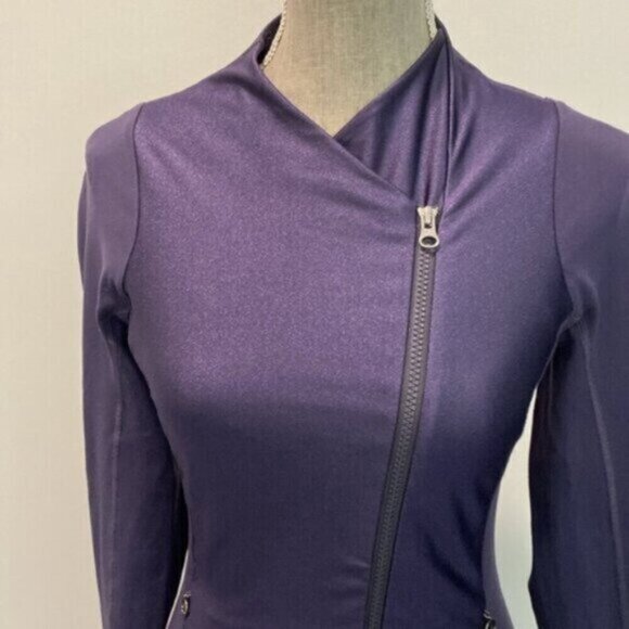 Lululemon Emerge Renewed Jacket Size 6 Purple Zip - Picture 6 of 13